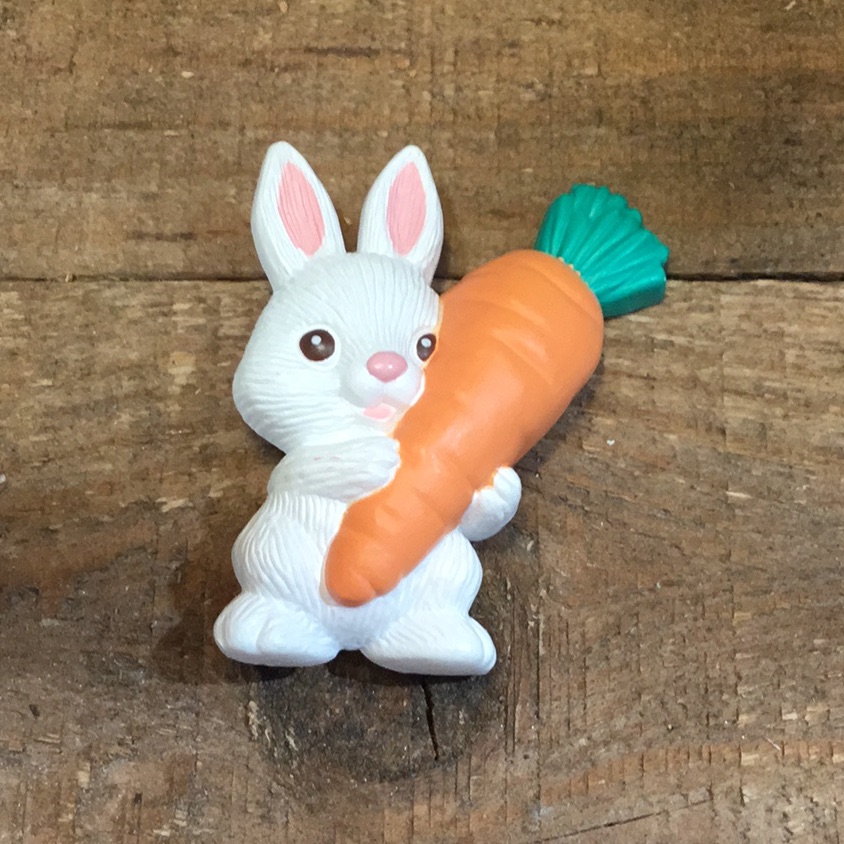 Vintage Hallmark Cards Easter Bunny Pin 12$
